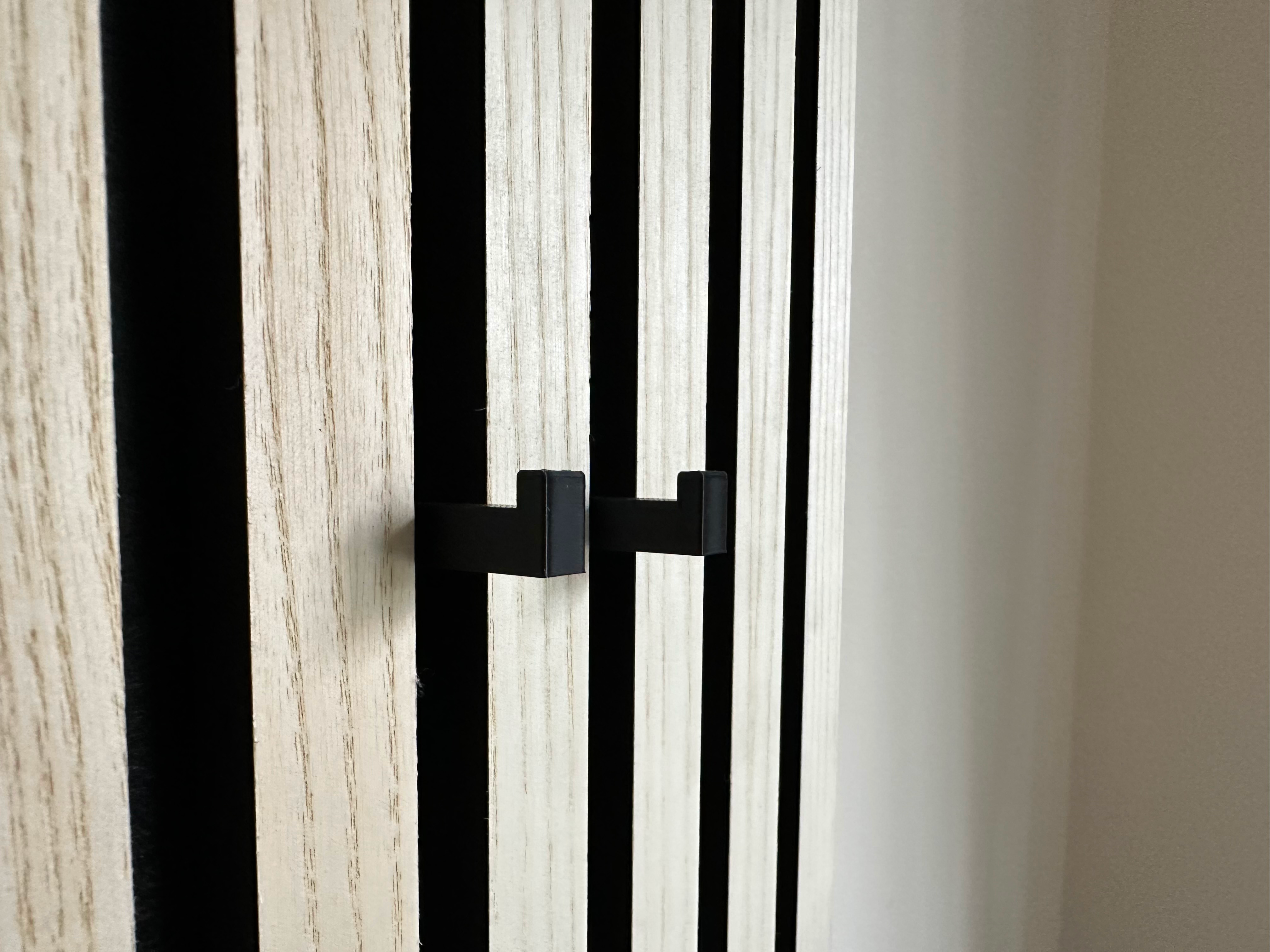 Twister Haken für leichte Gegenstände, perfekt für den Flur, Wohnzimmer und Schlafzimmer um deine Akustikpaneele aufzuwerten. Aufbewahrung von Schlüssel oder Autoschlüssel. Schlüsselbrett, Schlüsselhaken, ohne bohren, leicht, schnell, schlicht