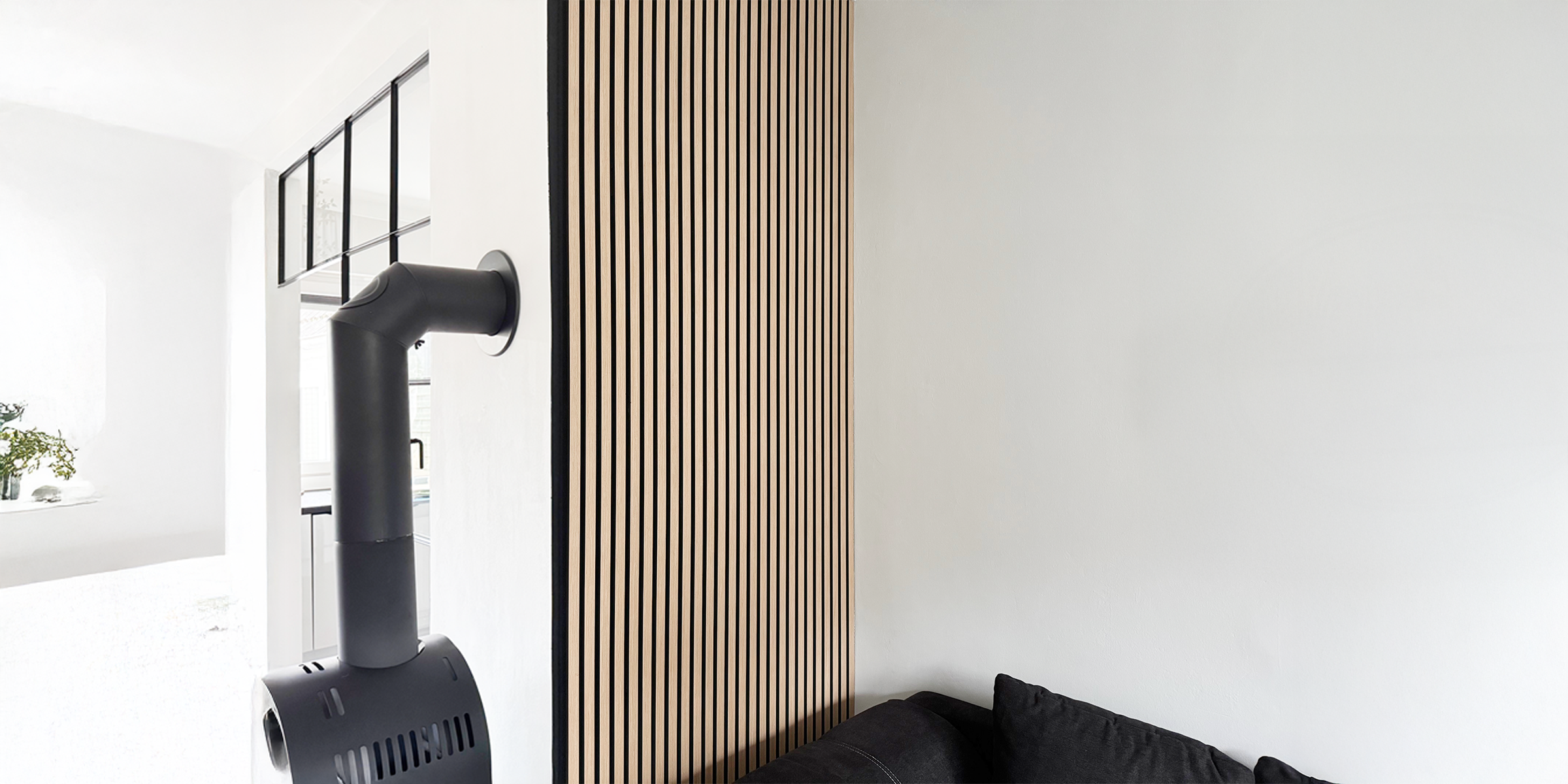 Leeres Akustikpaneel im Wohnzimmer