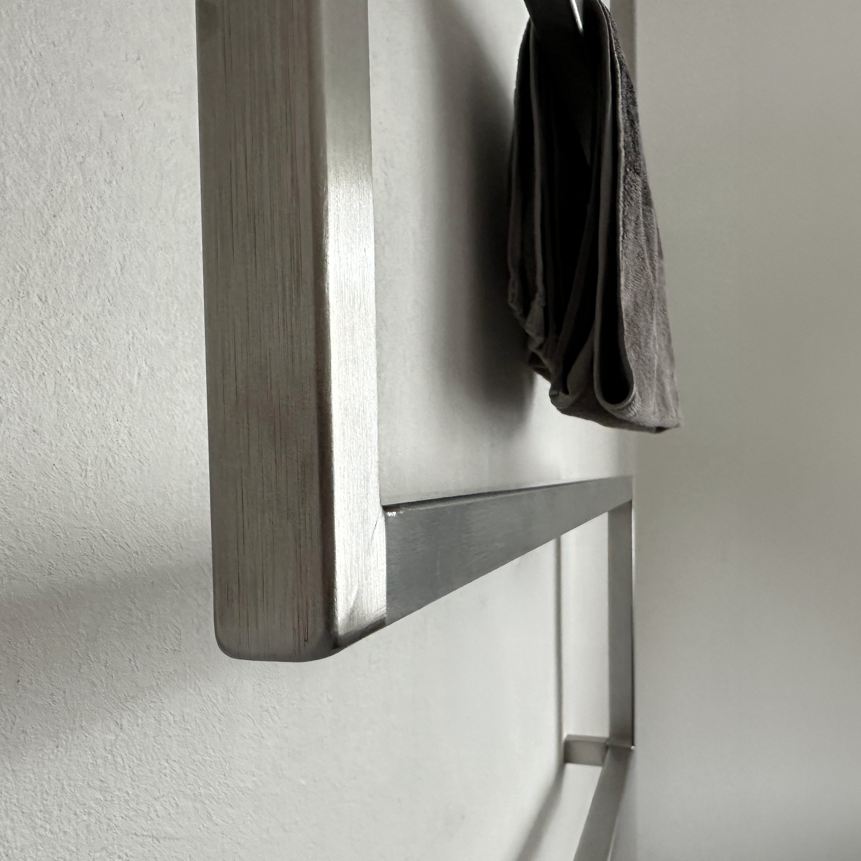 Design Handtuchhalter [SWING] aus Metall
